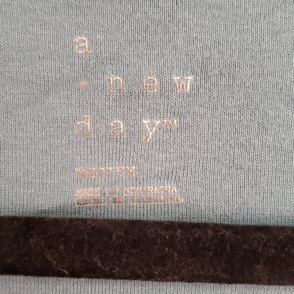 A New Day Long Sleeve Tee Women's Size Medium #E32 - Picture 2 of 7